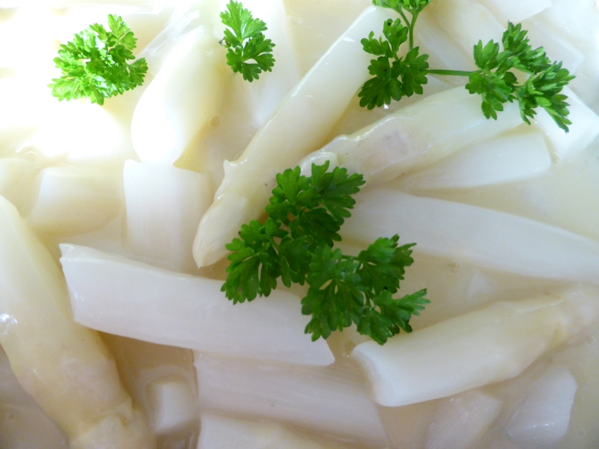 Spring in North Germany: White Asparagus